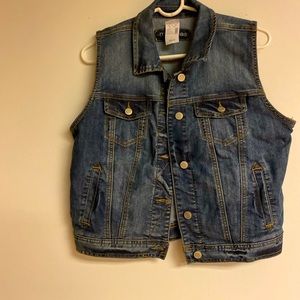 Maurice’s jean vest. New with tags